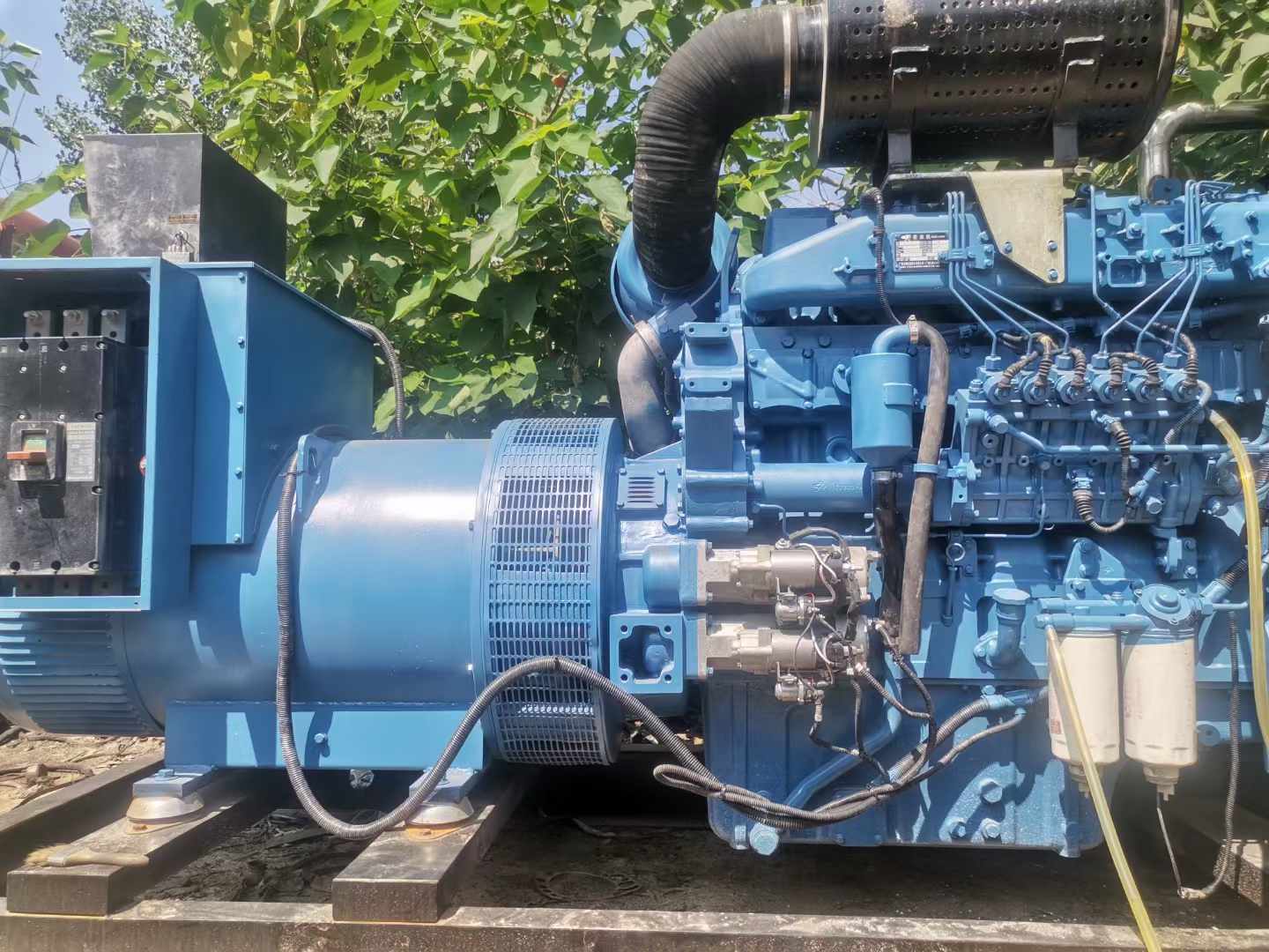 石林详细说明降低 800kW 柴油发电机输出电流波动的方法